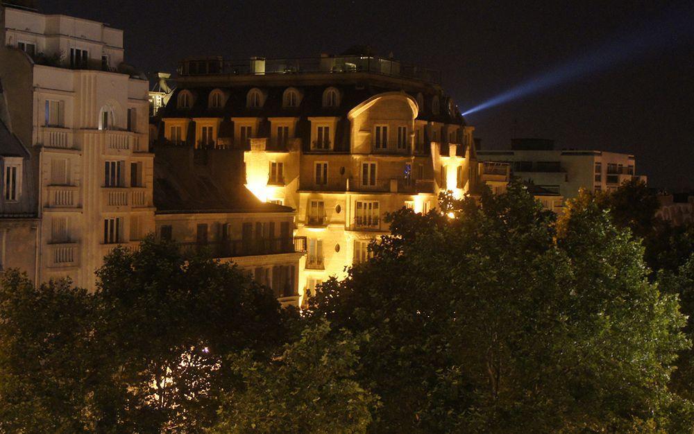 Hotel Regina Montmartre Париж Екстериор снимка